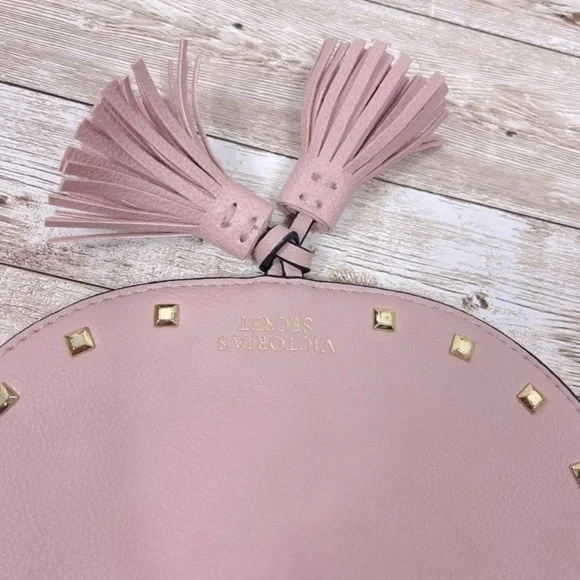 New with tags Victorias Secret crossbody - Picture 3 of 5